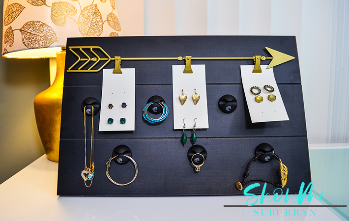 DIY jewelry organizer with earrings, necklaces, bracelets, ring | Get rid of that tangled mess of necklaces, earrings, bracelets, and rings! This quick and easy diy jewelry organizer idea will help you organize your go-to pieces in your bathroom, closet, or on your nightstand. It makes a great handmade gift for Christmas or birthday! #diy #jewelry #organized